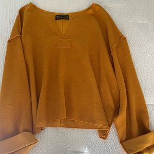 URBAN OUTFITTERS: YELLOW TOP